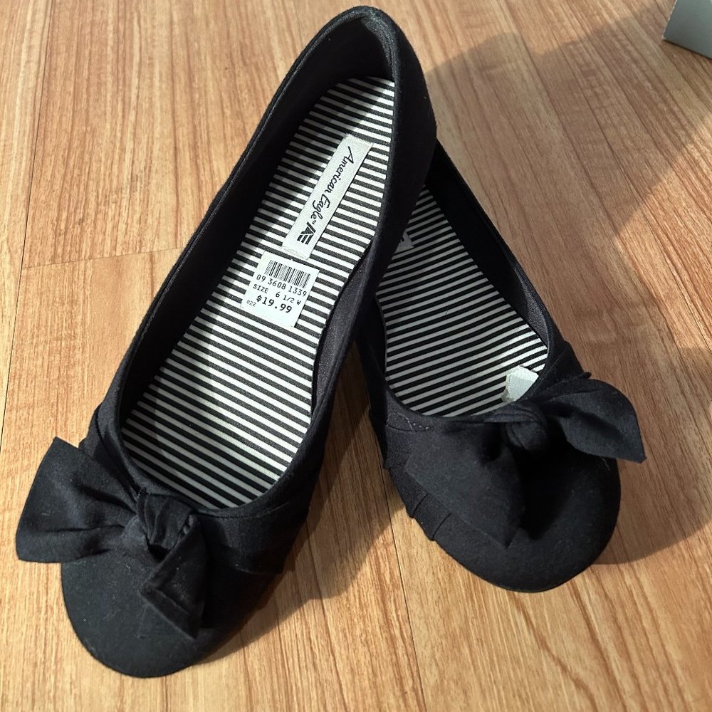 Bow tie flats